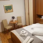 Apartament Lavanda Garden Rab Town