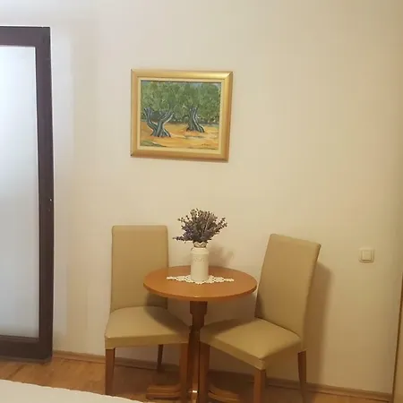 Lavanda Garden Apartment Rab Town