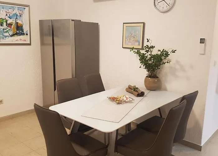 Apartman Lavanda Garden Rab Town